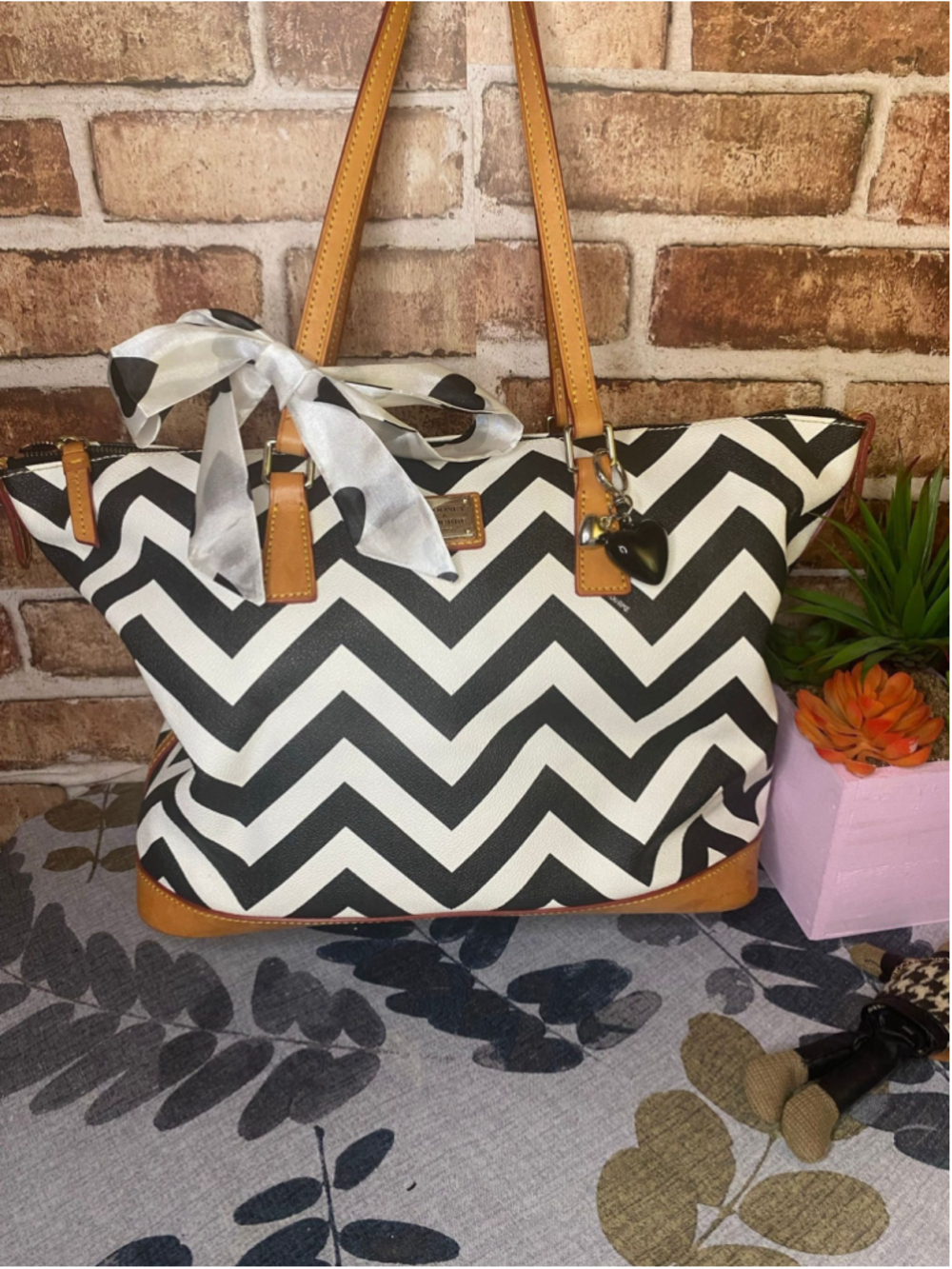Dooney & Bourke chevron Shopper